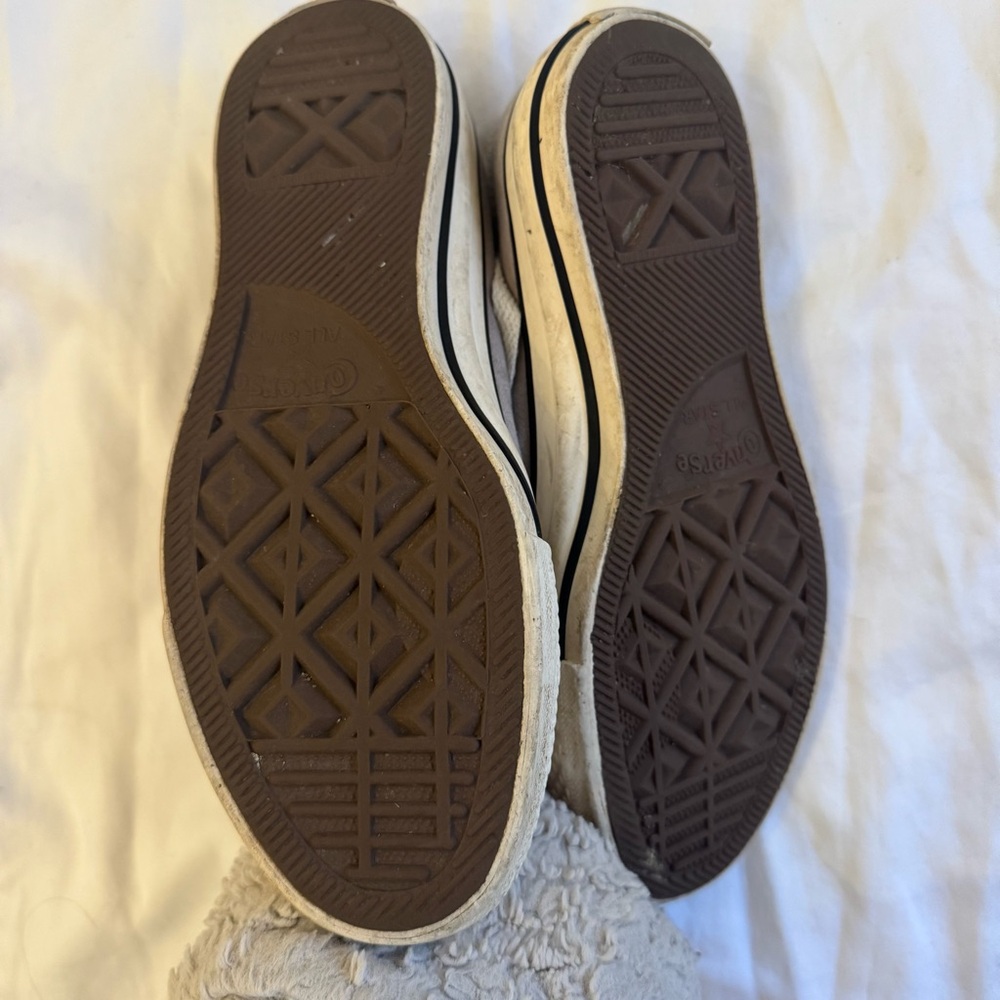 Grey Low-Top Converse - Picture 2 of 2